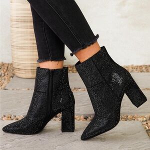 Super cute rhinestone booties Size 9